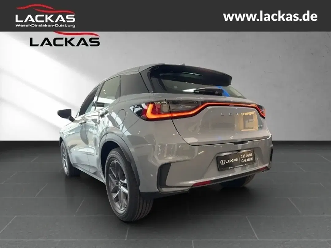 Lexus LBX - Thumbnail 8