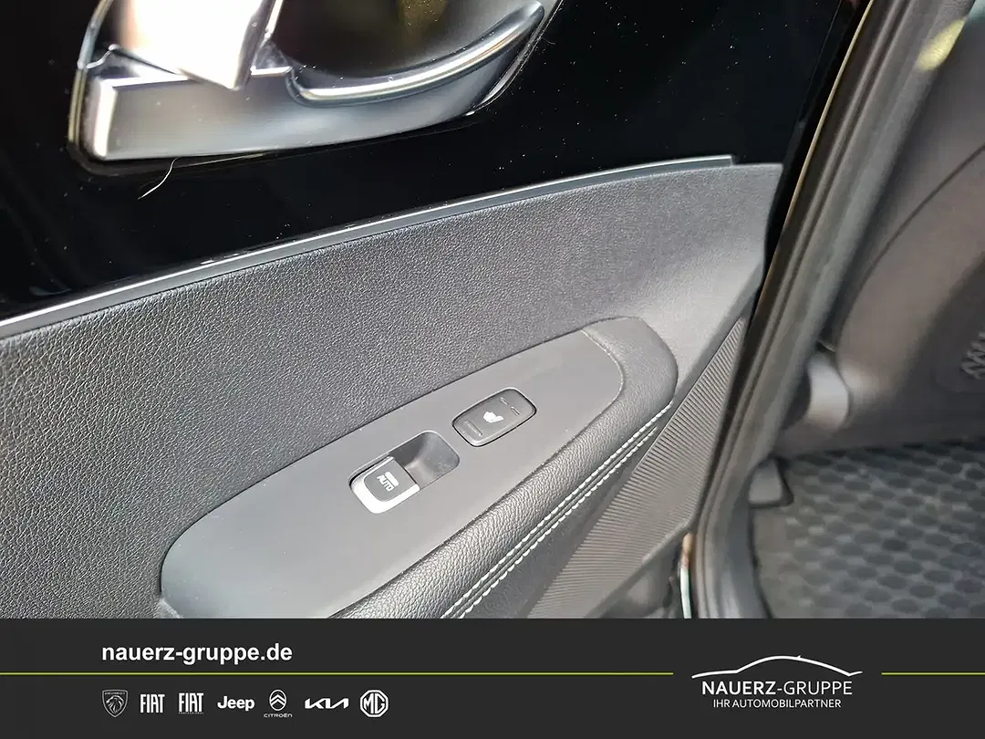 Kia Sorento - Thumbnail 10
