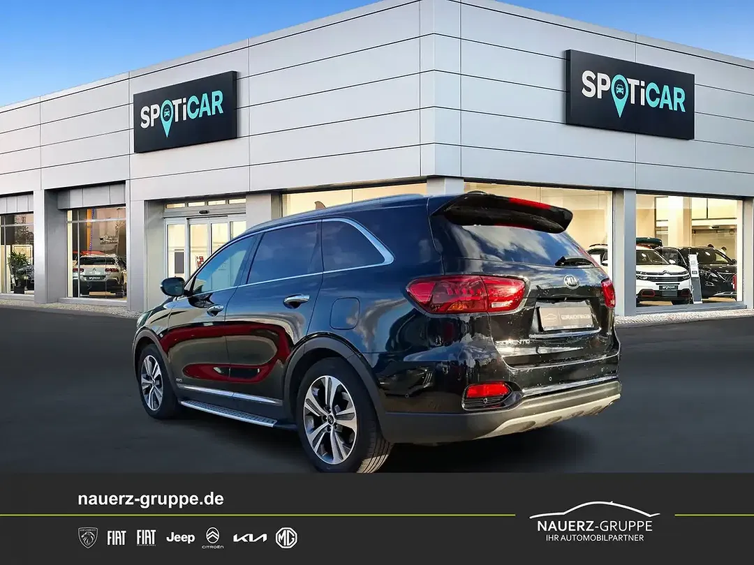Kia Sorento - Thumbnail 3