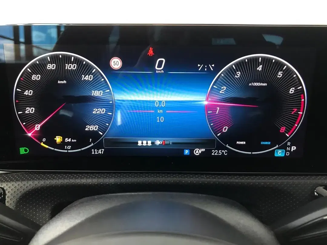 Mercedes-Benz CLA 180 - Thumbnail 9