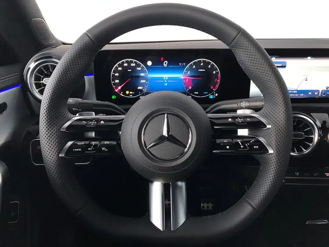Mercedes-Benz CLA 180 - Thumbnail 10
