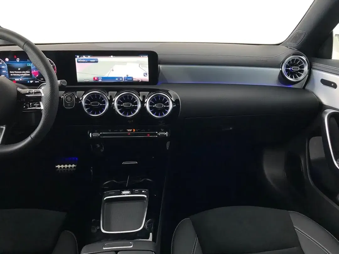 Mercedes-Benz CLA 180 - Thumbnail 14