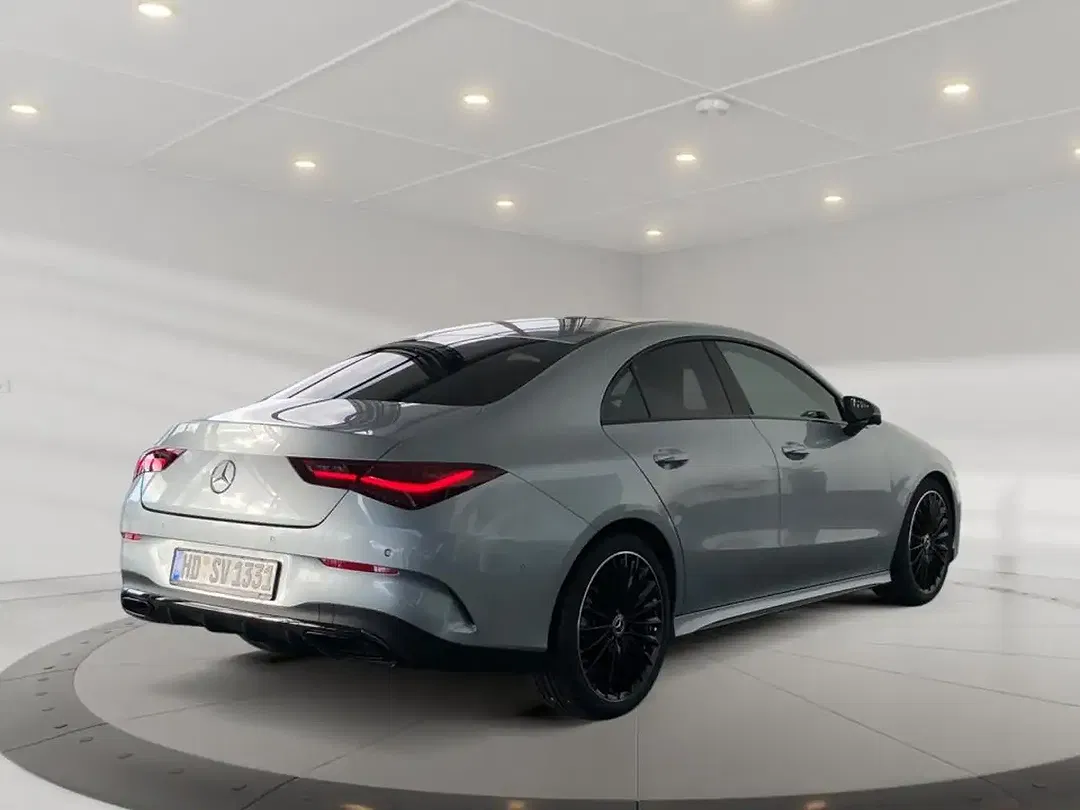 Mercedes-Benz CLA 180 - Thumbnail 2