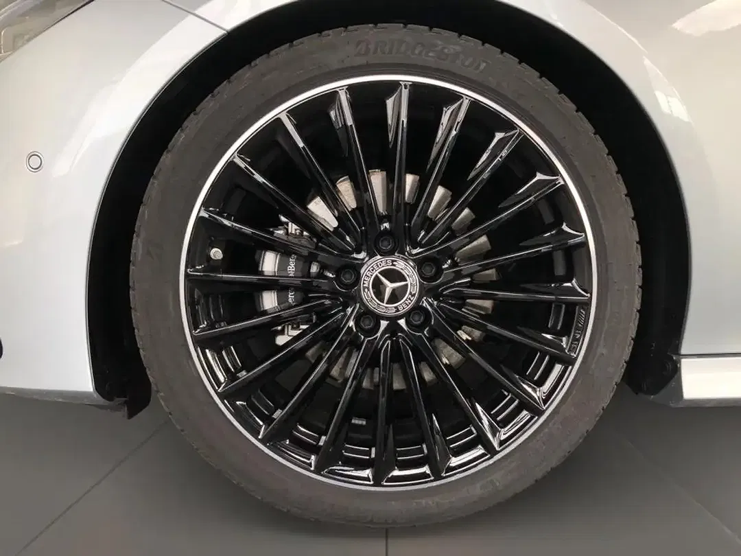 Mercedes-Benz CLA 180 - Thumbnail 8