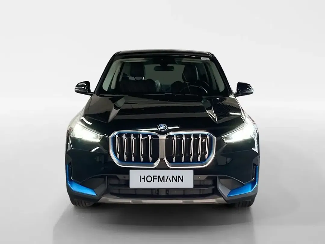 BMW iX1 - Thumbnail 2