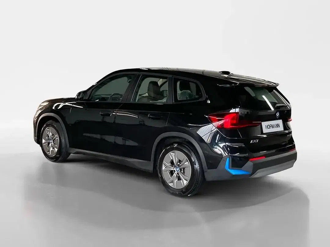 BMW iX1 - Thumbnail 5