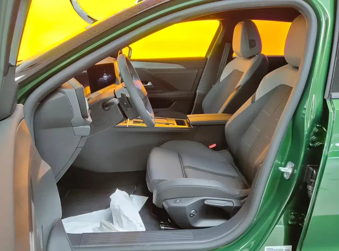 Opel Astra - Thumbnail 12