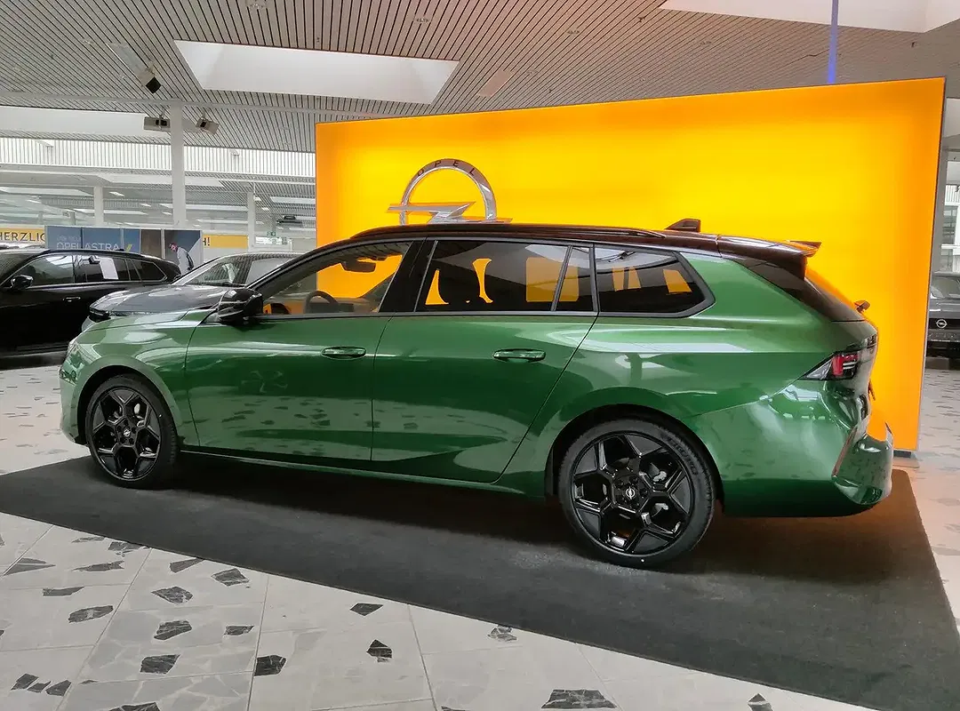 Opel Astra - Thumbnail 4