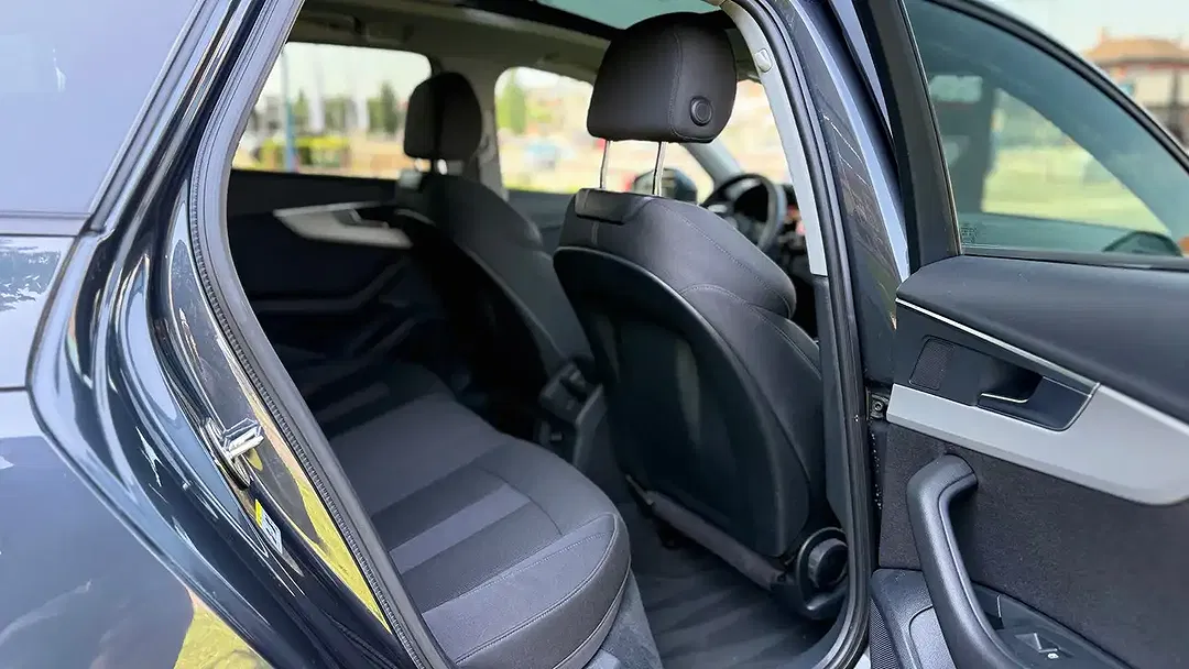 Audi A4 - Thumbnail 13