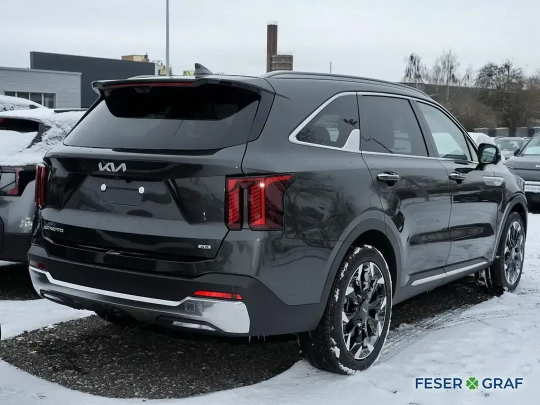 Kia Sorento - Thumbnail 2