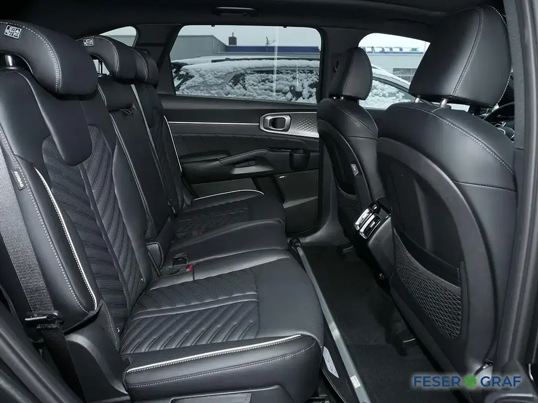 Kia Sorento - Thumbnail 5