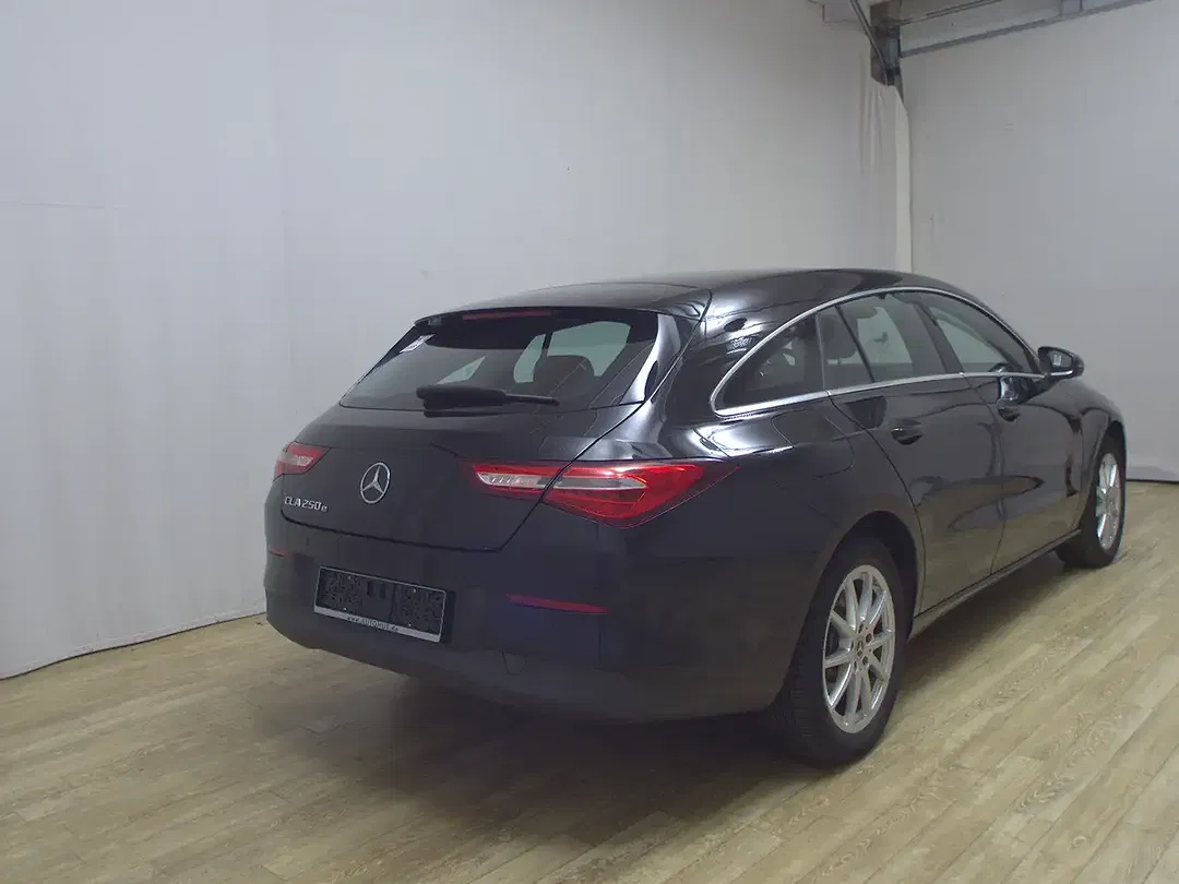 Mercedes-Benz CLA 250 - Thumbnail 4