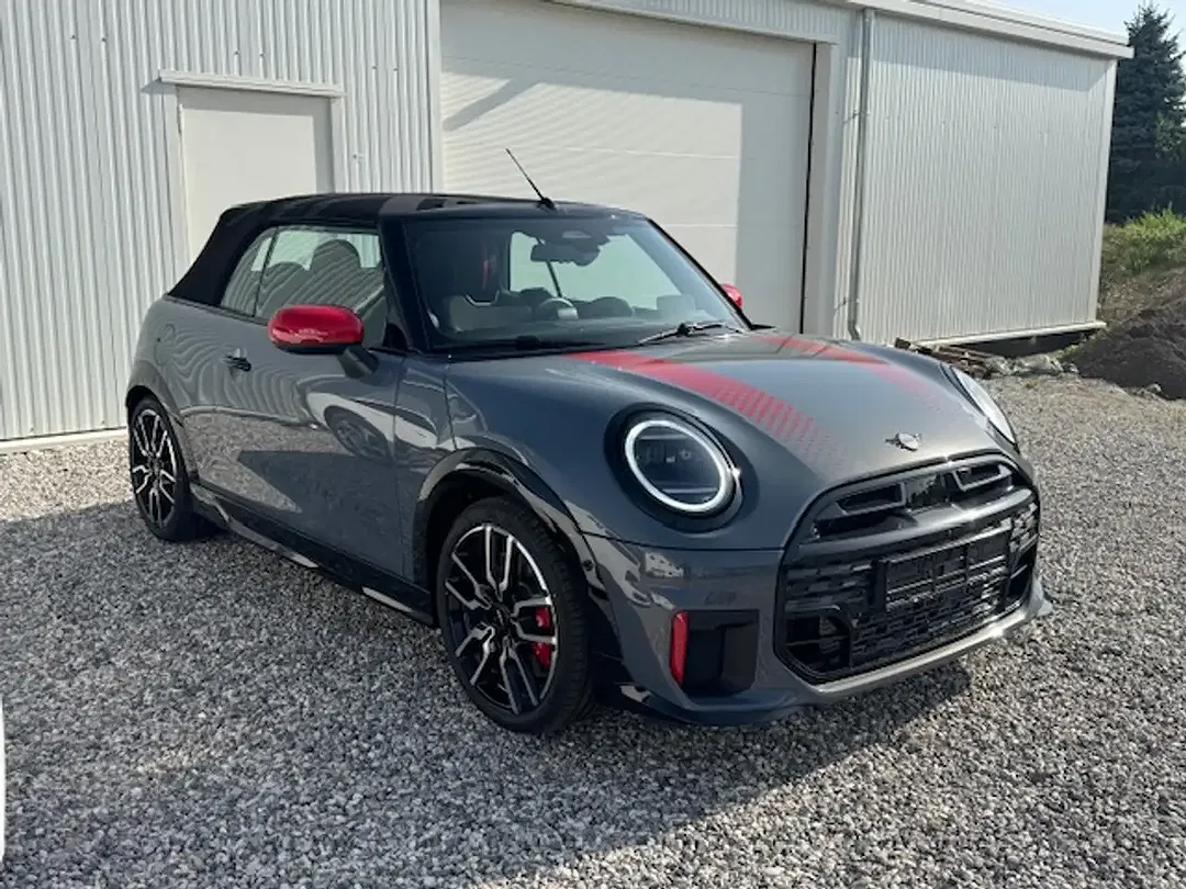 MINI John Cooper Works Cabrio - Thumbnail 1