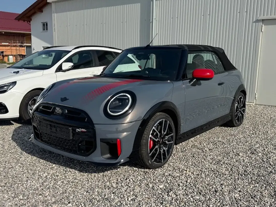 MINI John Cooper Works Cabrio - Thumbnail 3