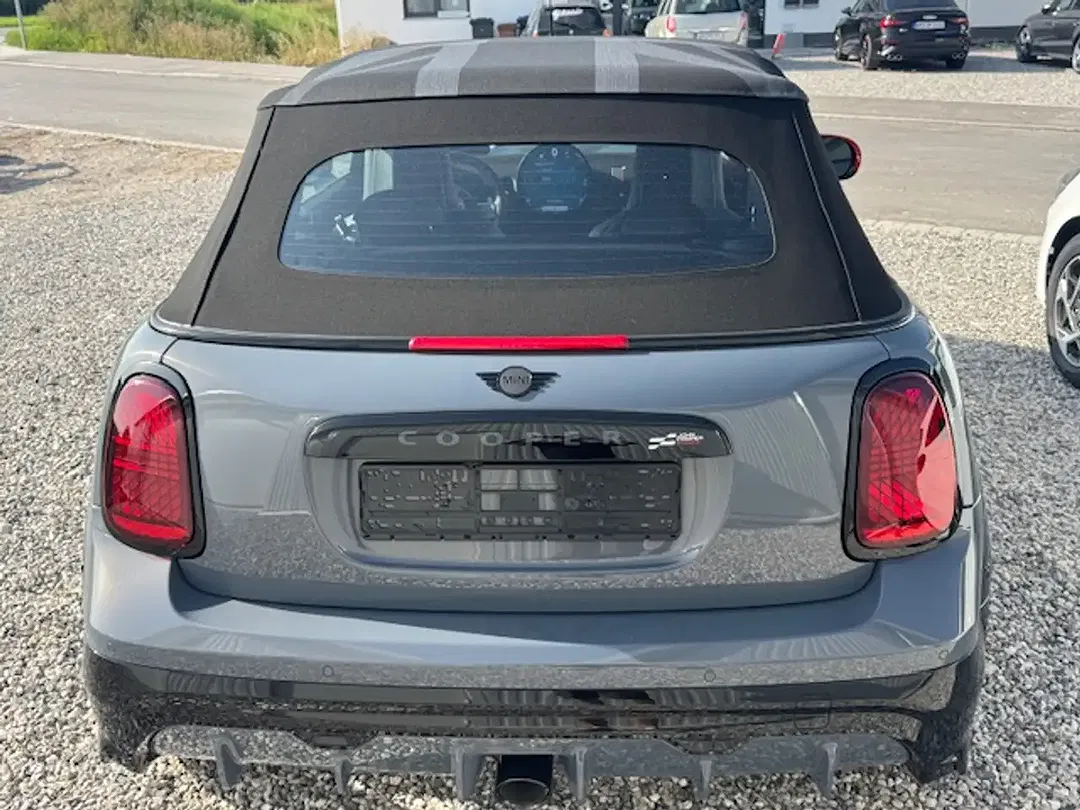 MINI John Cooper Works Cabrio - Thumbnail 5