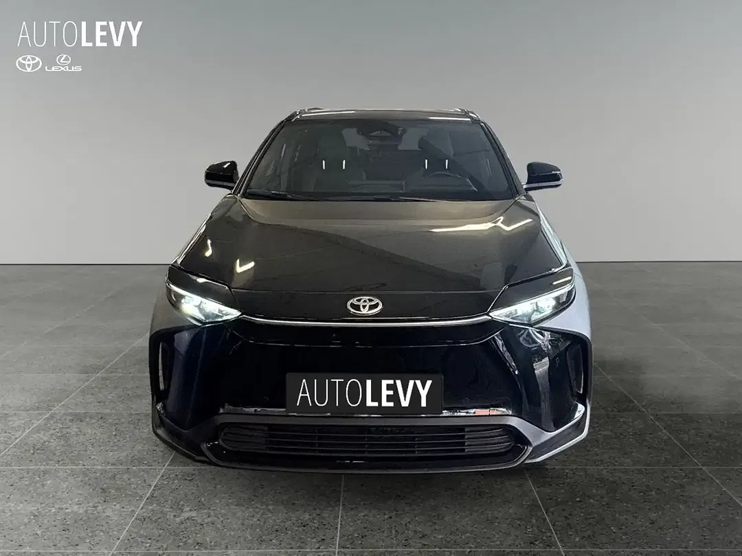 Toyota bZ4X - Thumbnail 8
