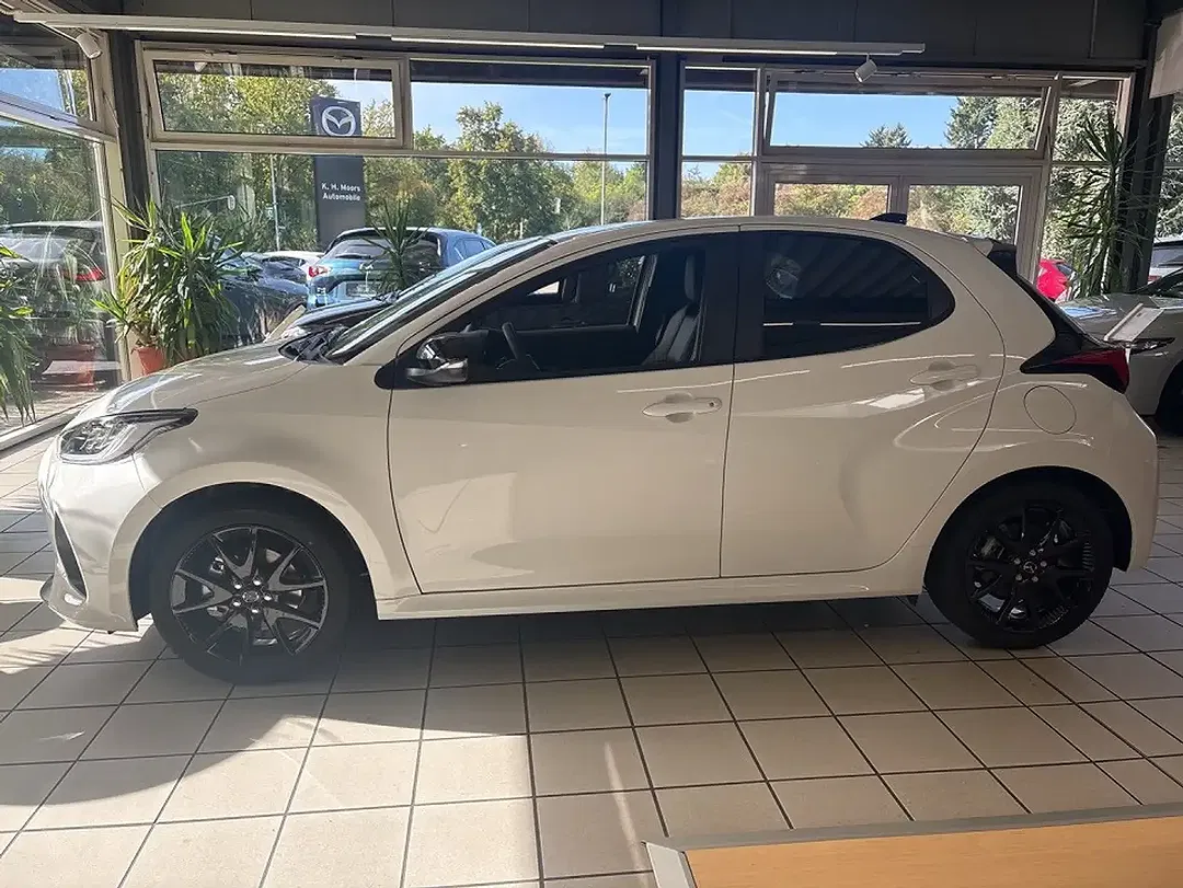 Mazda 2 - Thumbnail 2