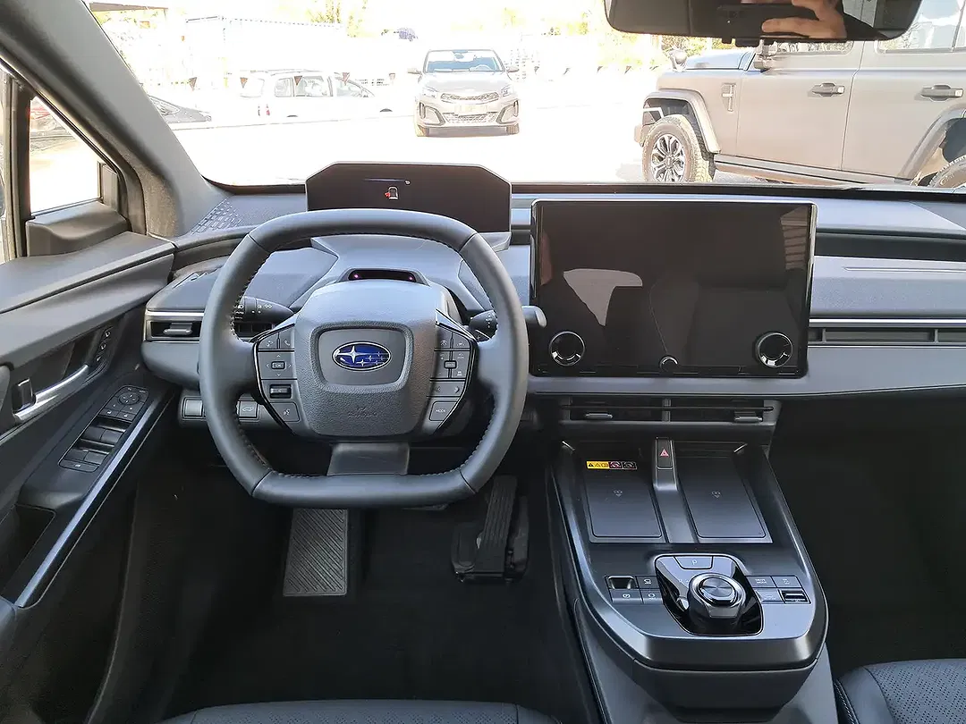 Subaru Solterra - Thumbnail 9