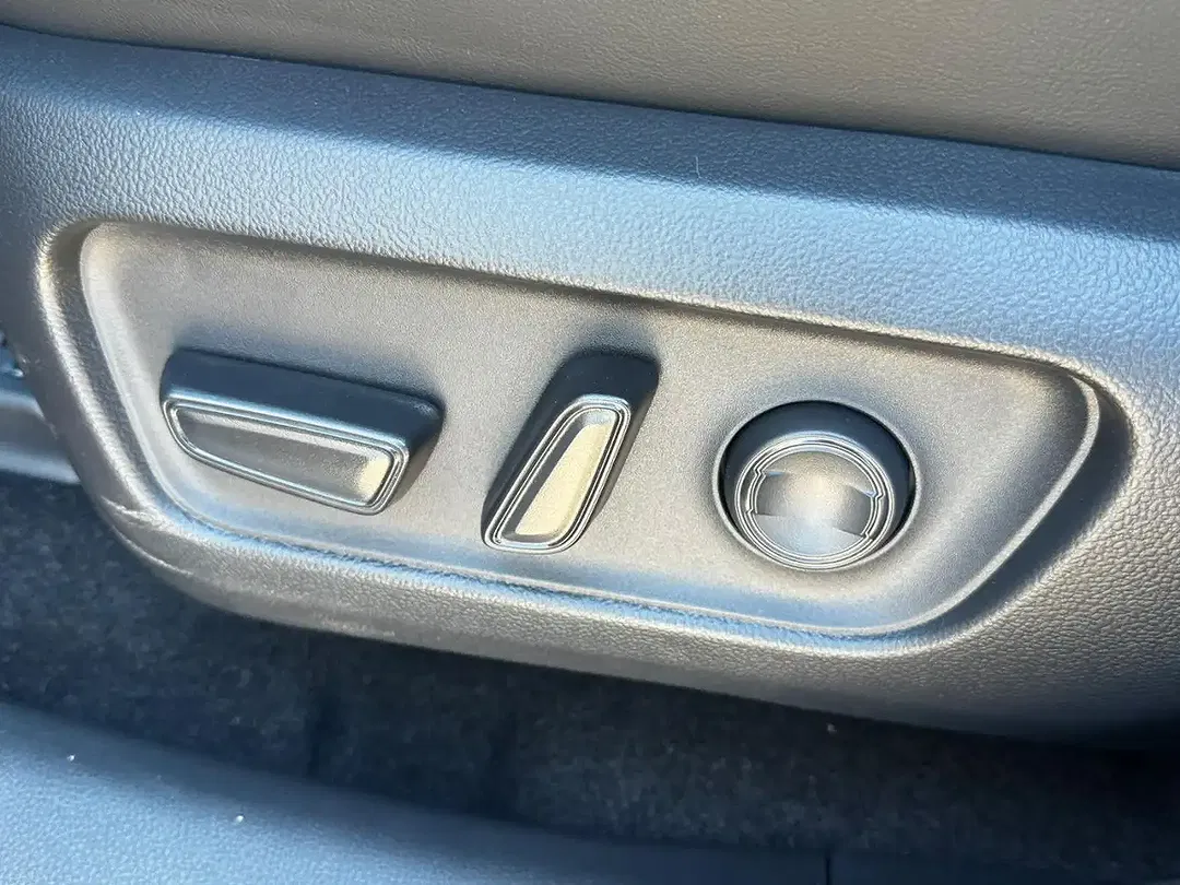 Toyota RAV 4 - Thumbnail 24