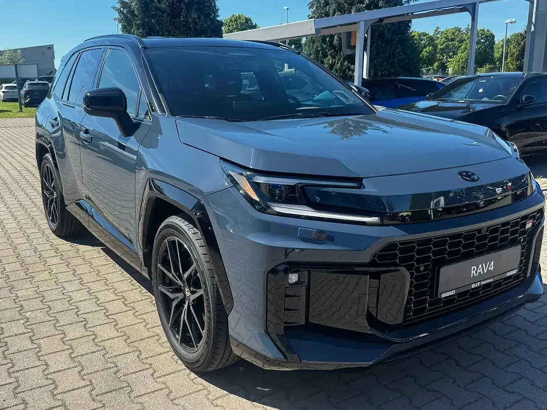 Toyota RAV 4 - Thumbnail 3