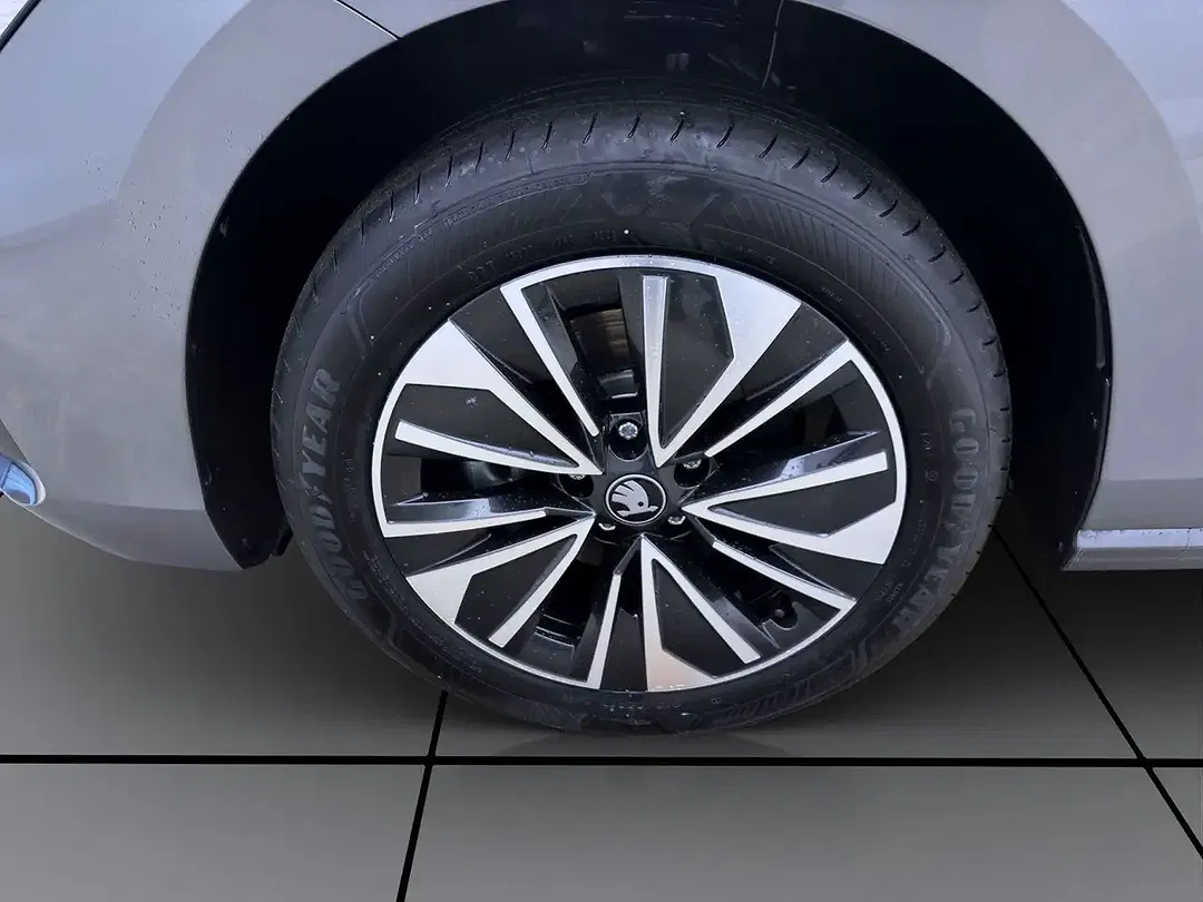 Skoda Superb - Thumbnail 9