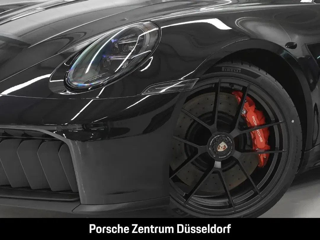 Porsche 992 - Thumbnail 6