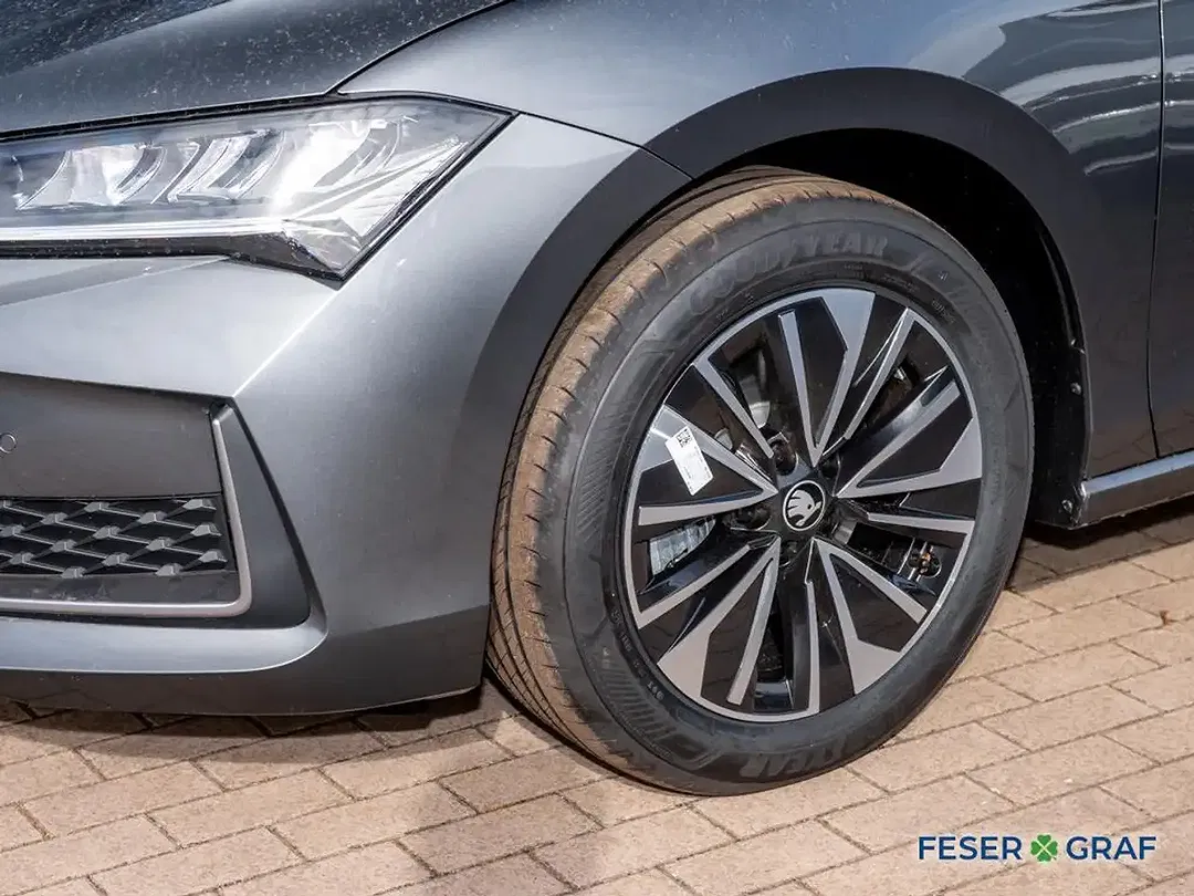 Skoda Superb - Thumbnail 10
