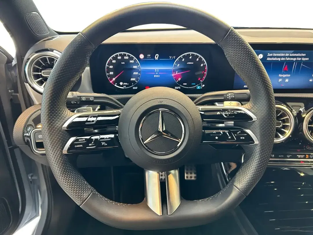 Mercedes-Benz A 200 - Thumbnail 10