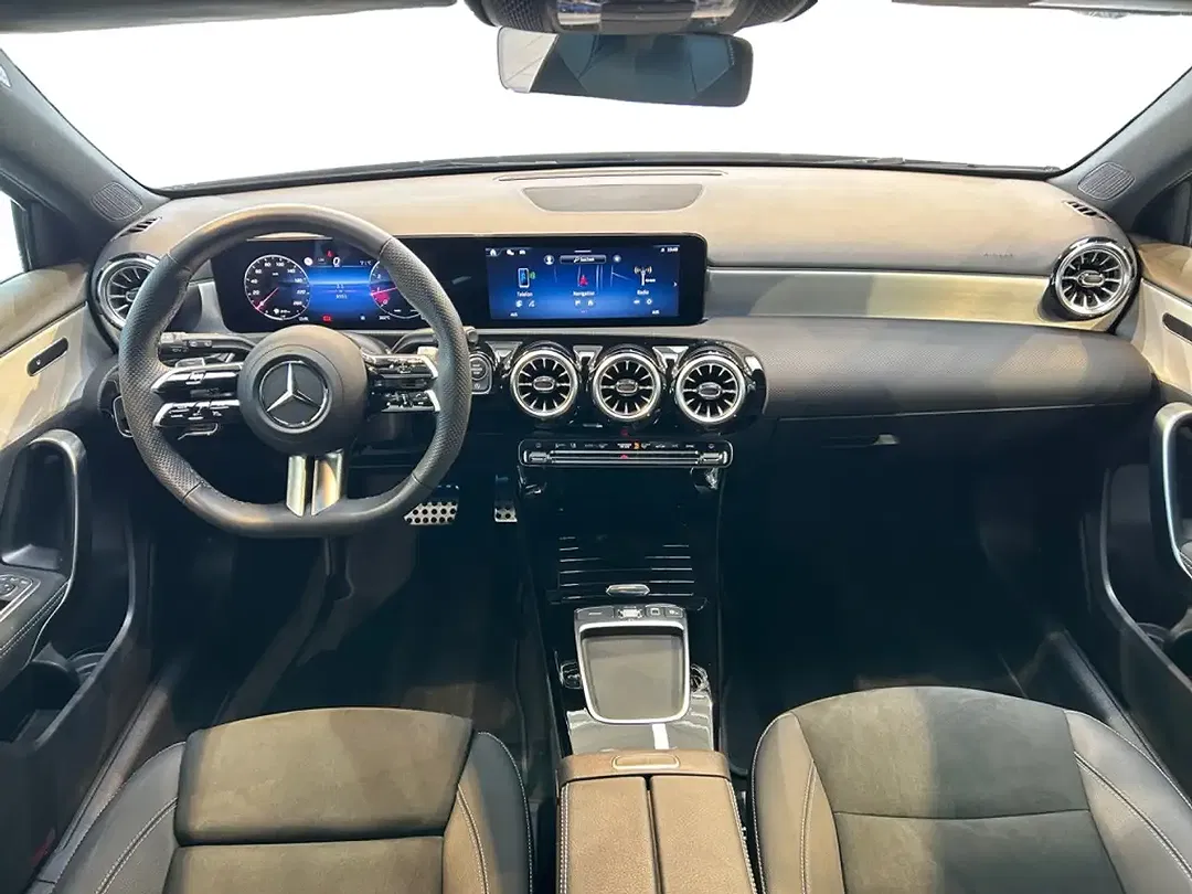 Mercedes-Benz A 200 - Thumbnail 14