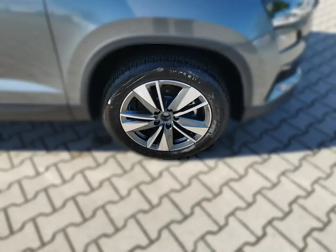 Skoda Karoq - Thumbnail 7