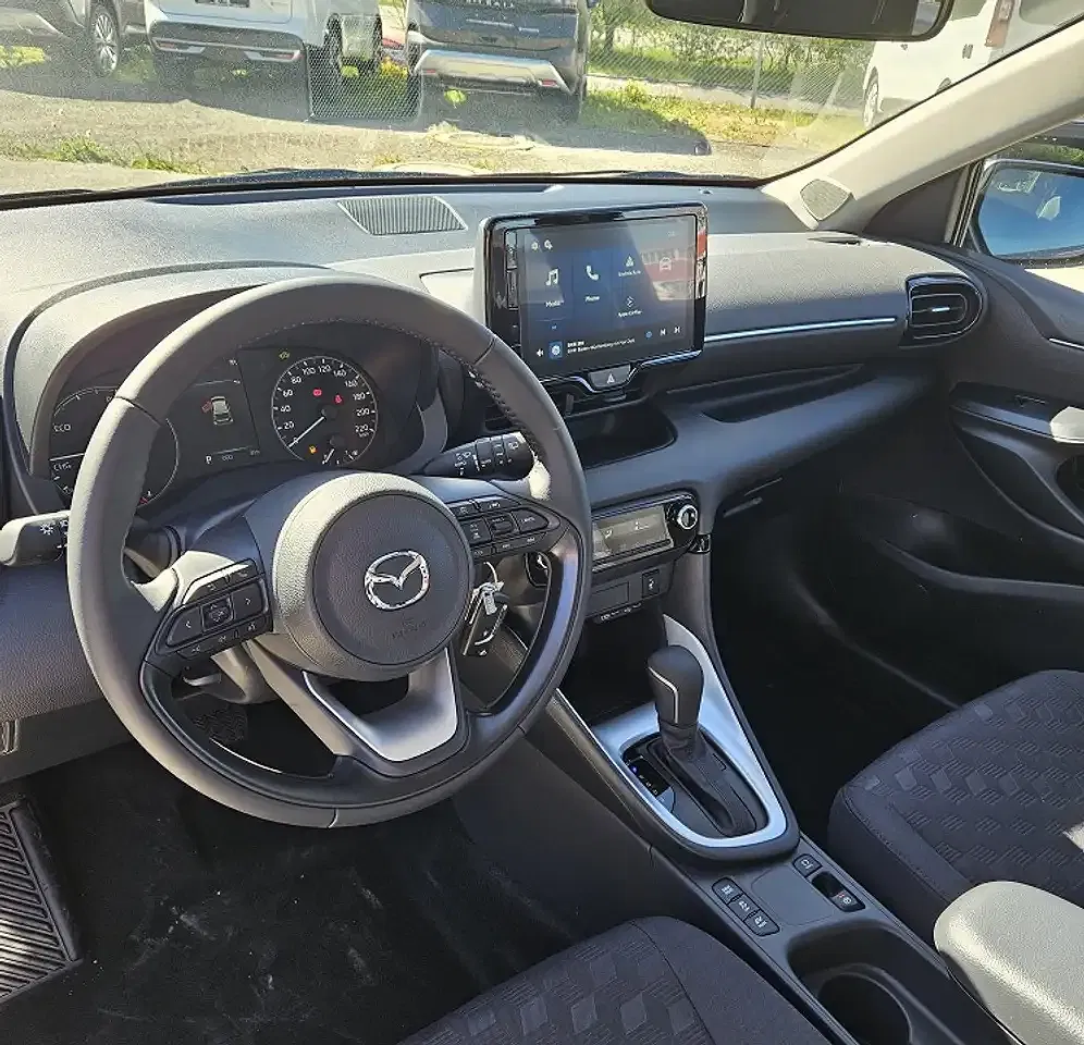 Mazda 2 - Thumbnail 5