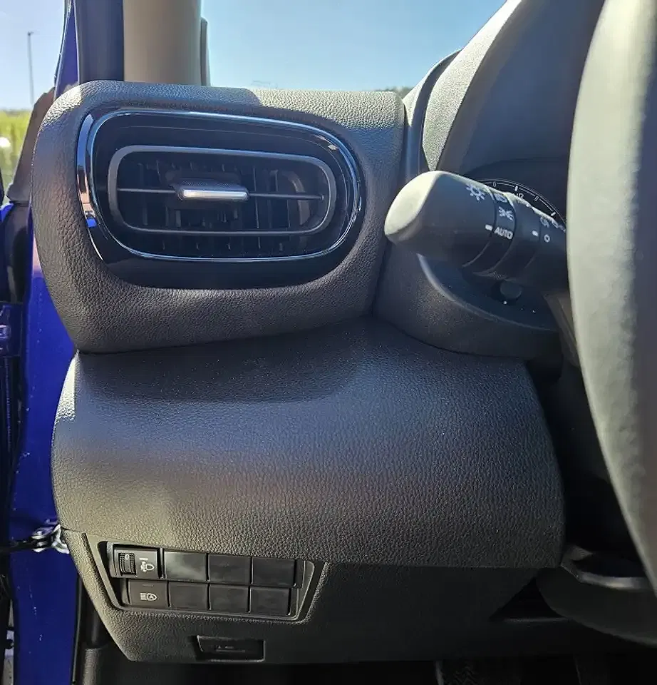 Mazda 2 - Thumbnail 6