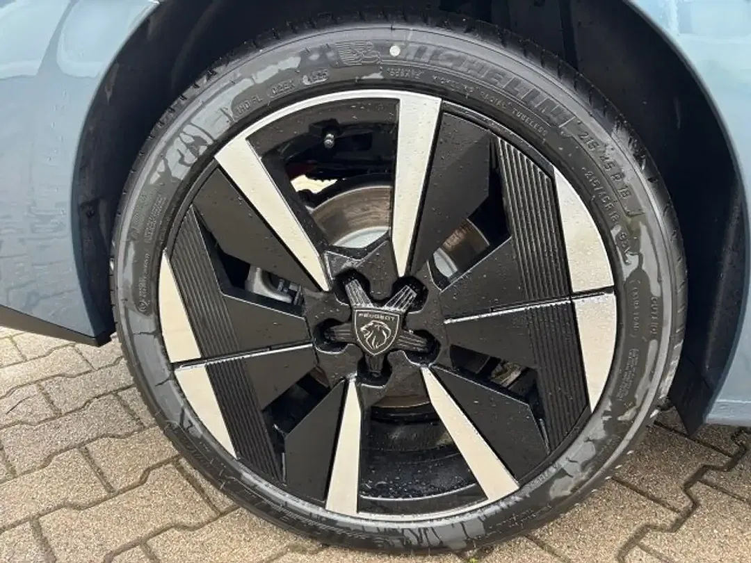 Peugeot 308 - Thumbnail 5