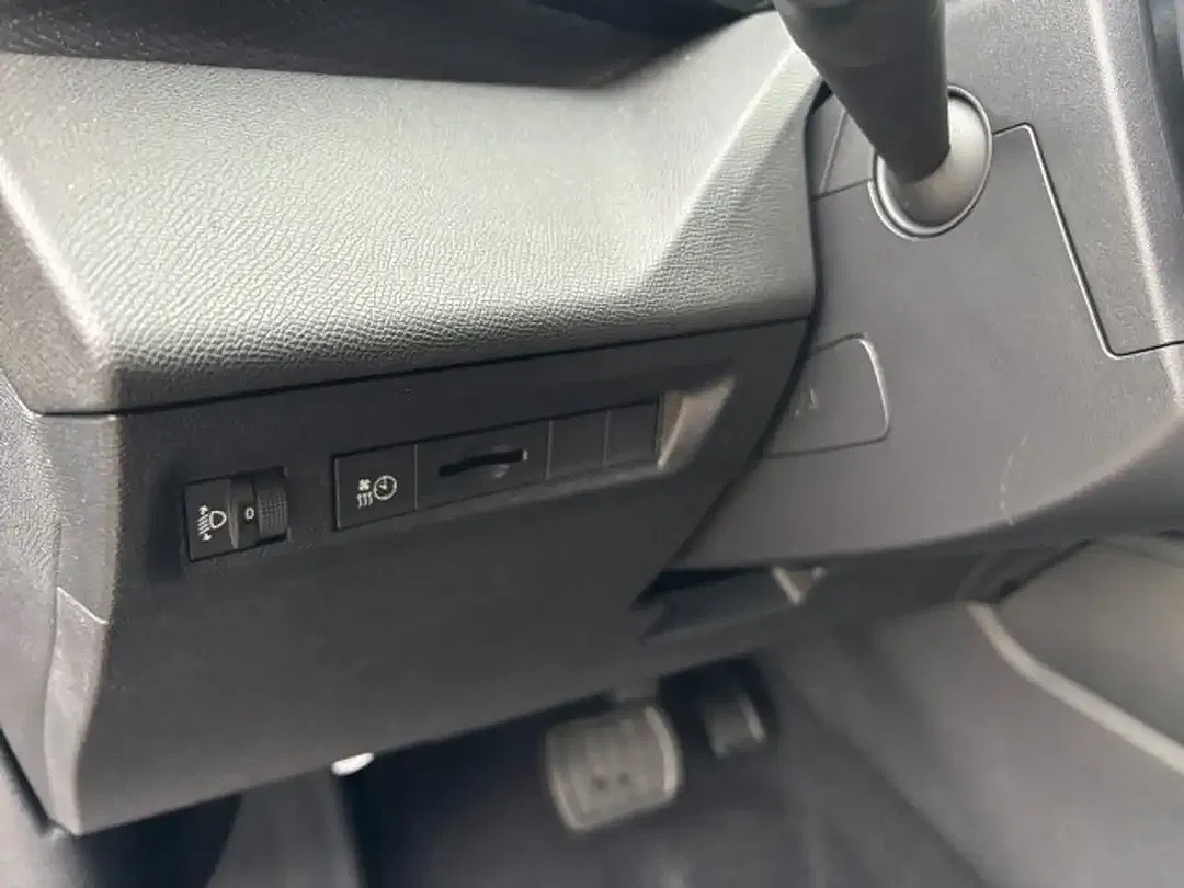 Peugeot 308 - Thumbnail 8