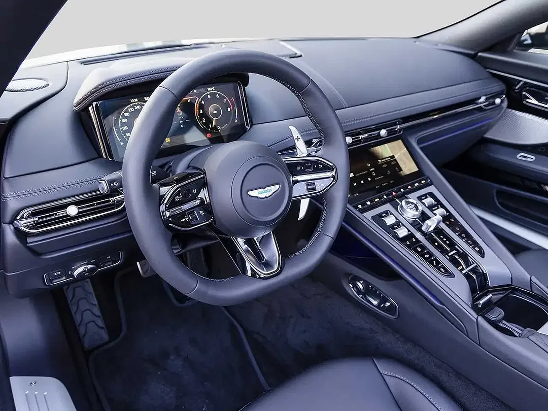 Aston Martin DB12 - Thumbnail 3