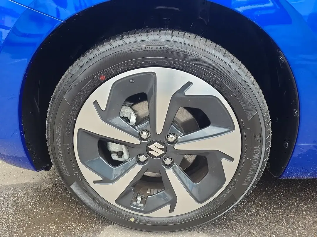 Suzuki Swift - Thumbnail 9