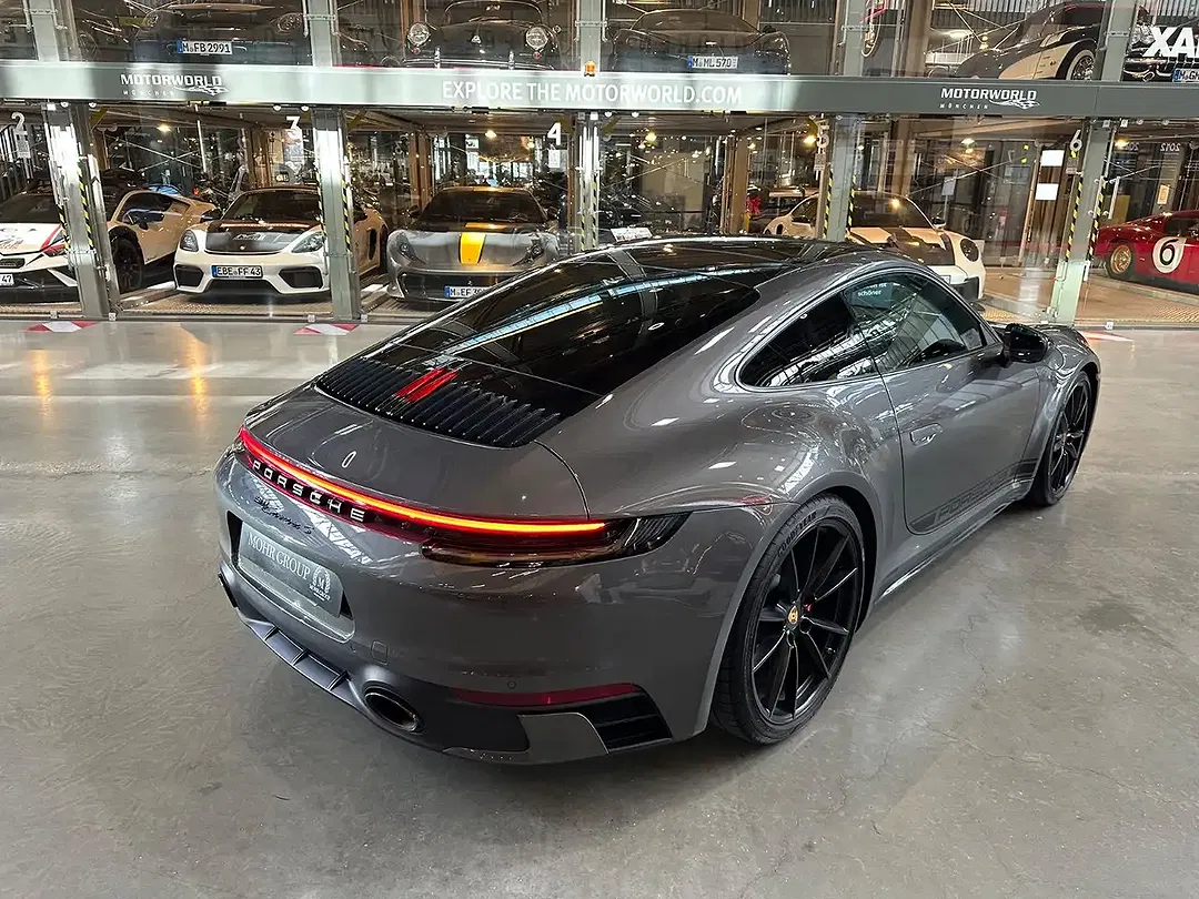 Porsche 992 - Thumbnail 4