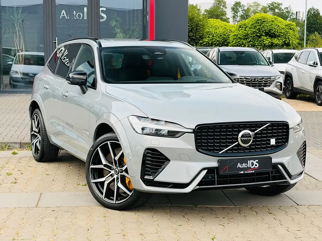 Volvo XC60 - Thumbnail 1