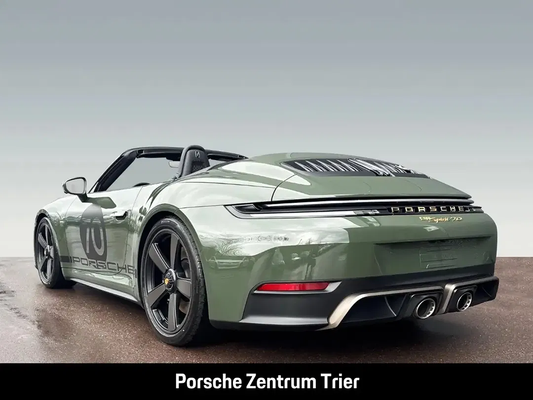Porsche 992 - Thumbnail 3