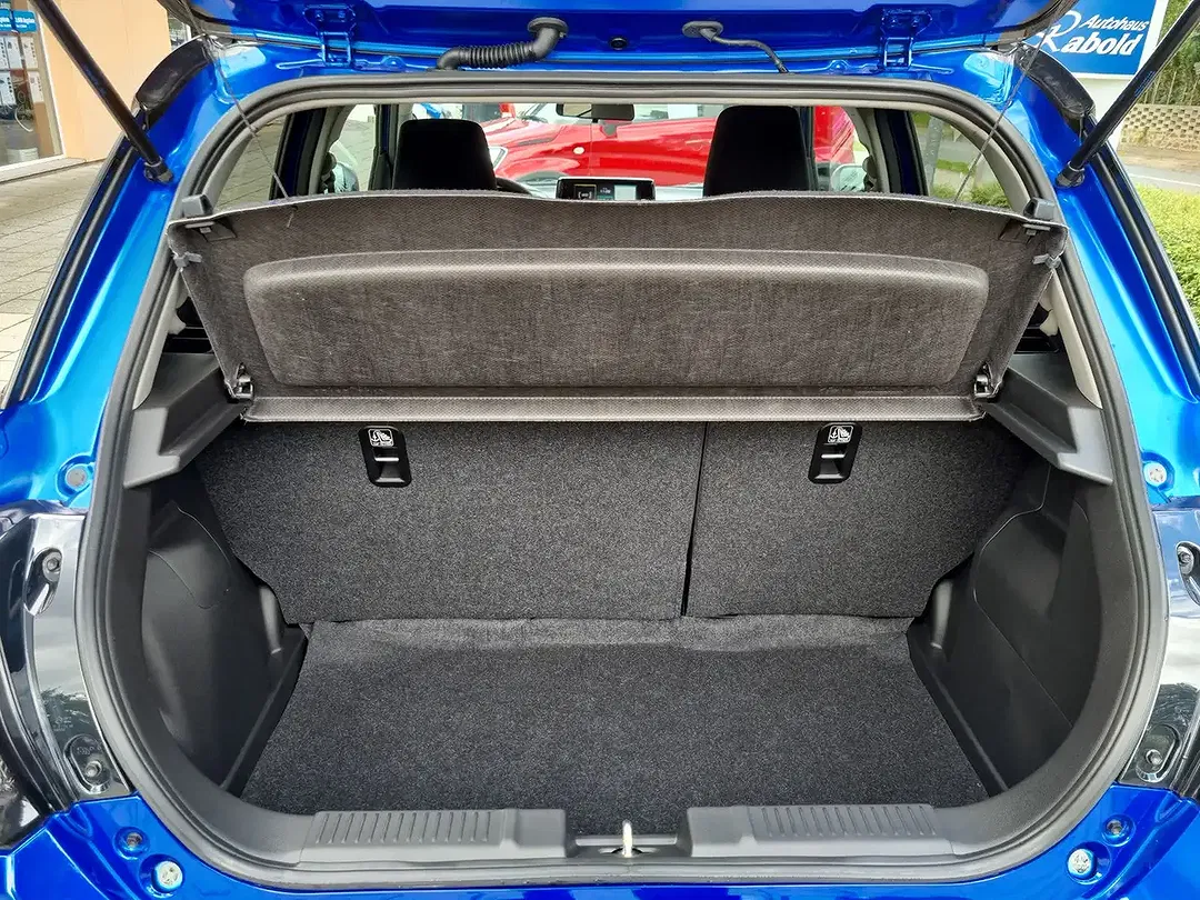 Suzuki Swift - Thumbnail 11