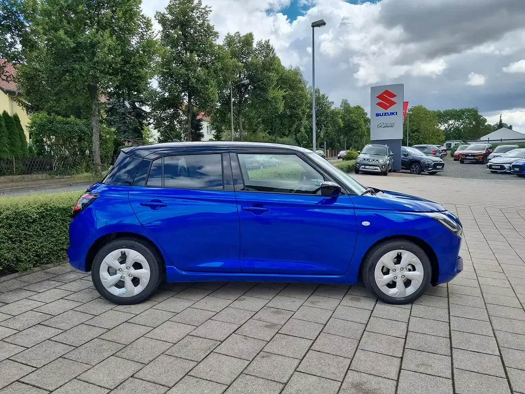 Suzuki Swift - Thumbnail 5