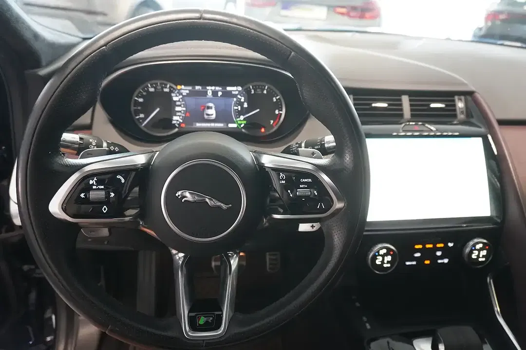 Jaguar E-Pace - Thumbnail 11