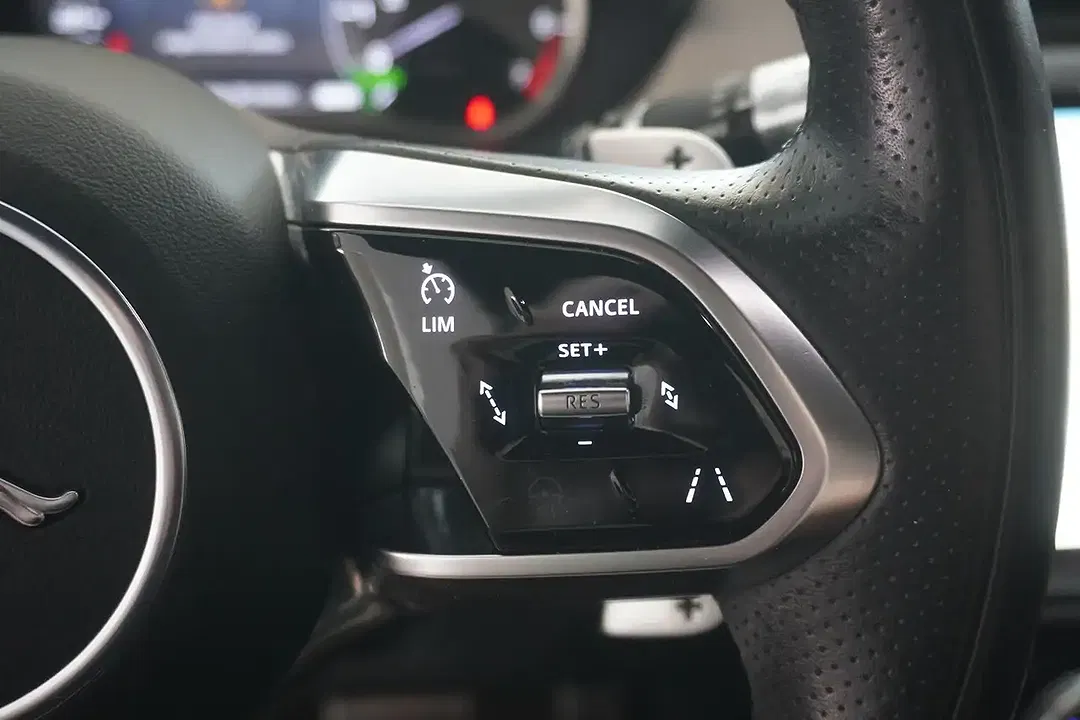 Jaguar E-Pace - Thumbnail 13