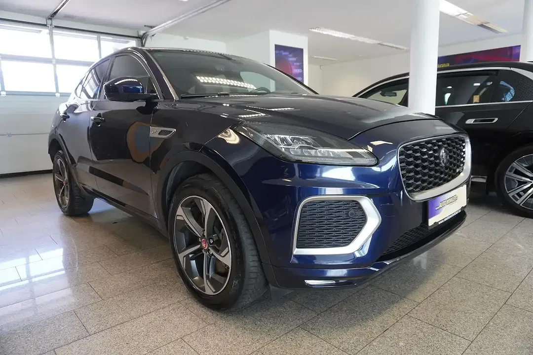 Jaguar E-Pace - Thumbnail 3