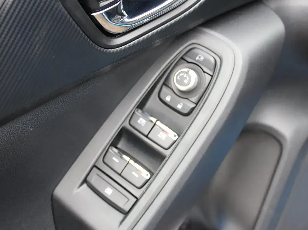 Subaru Crosstrek - Thumbnail 12