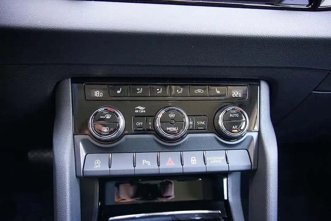 Skoda Karoq - Thumbnail 11