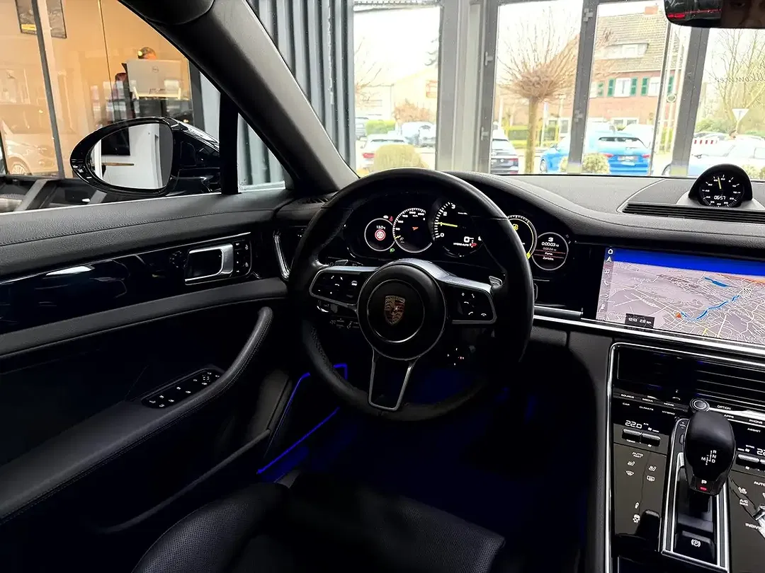 Porsche Panamera - Thumbnail 12