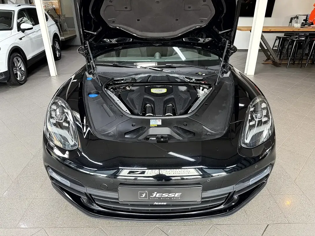 Porsche Panamera - Thumbnail 16