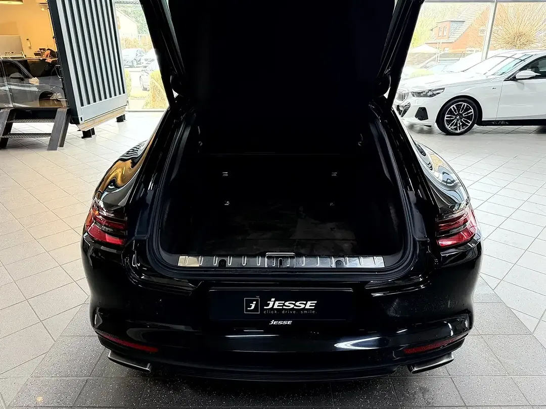 Porsche Panamera - Thumbnail 18