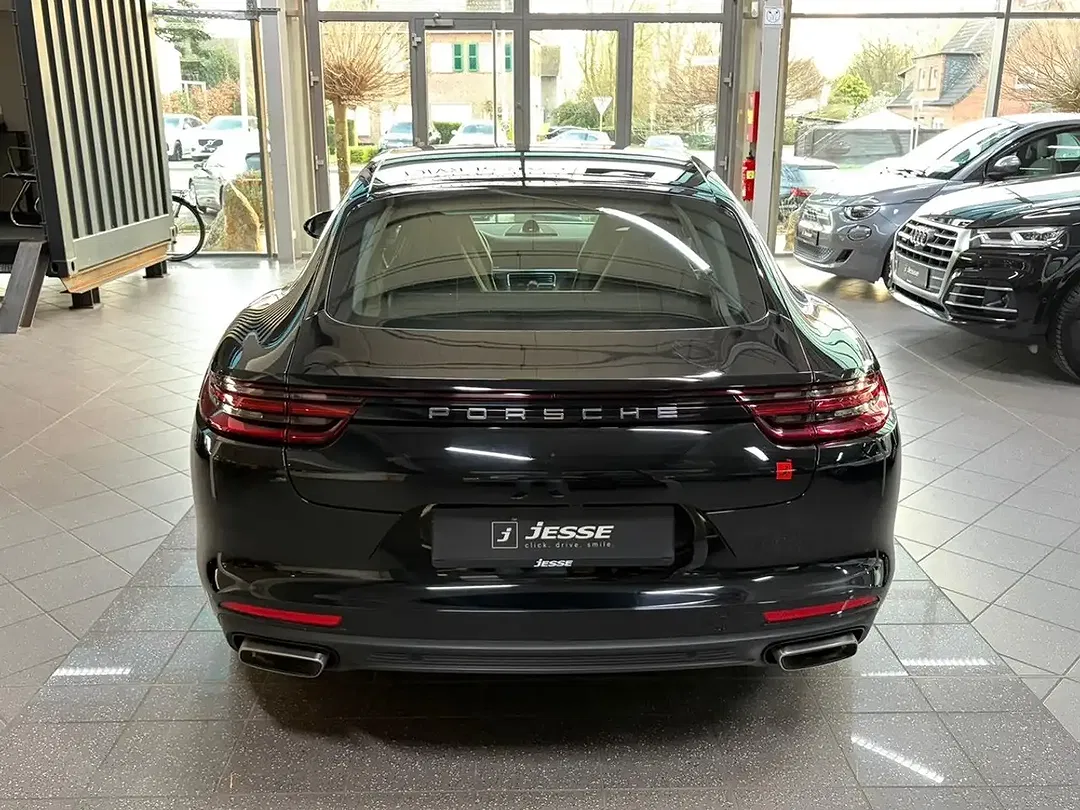 Porsche Panamera - Thumbnail 6
